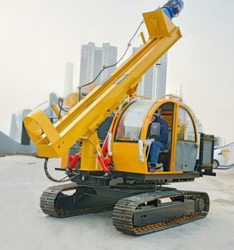履带光伏打桩机发生侧翻原因